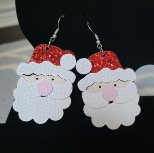 Santa Earrings 🎅
